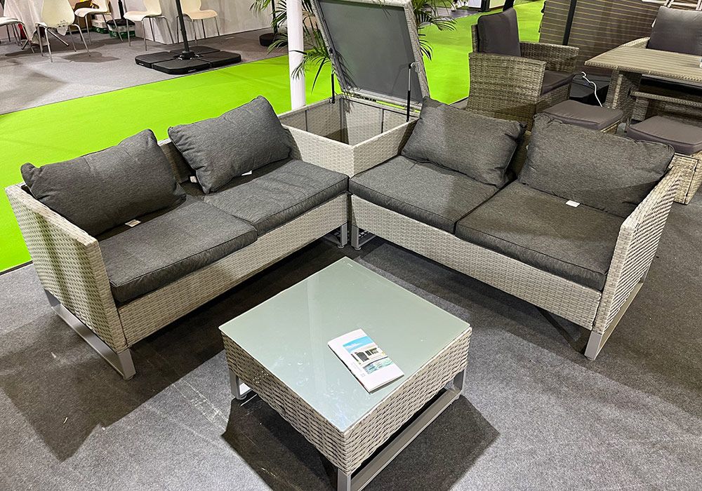 Salon de Jardin avec Table de Coin Coffre Julie Les Salons & Fauteuils reunion pas cher