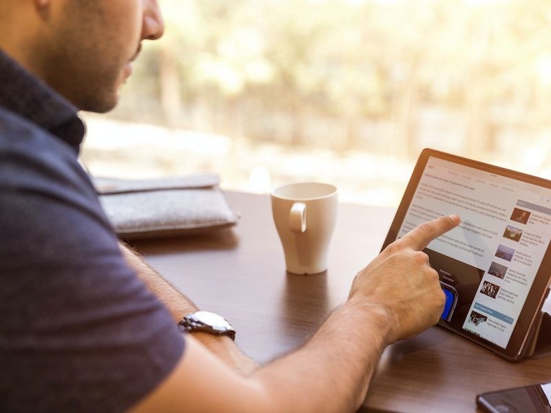 pexels-linkedin-sales-navigator-1251844