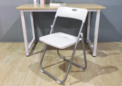 Chaise Pliante Berenice Chaises Votre Magasin de Meuble et Électroménager à La Réunion ! 4 Chaise Pliante Grise Alicia