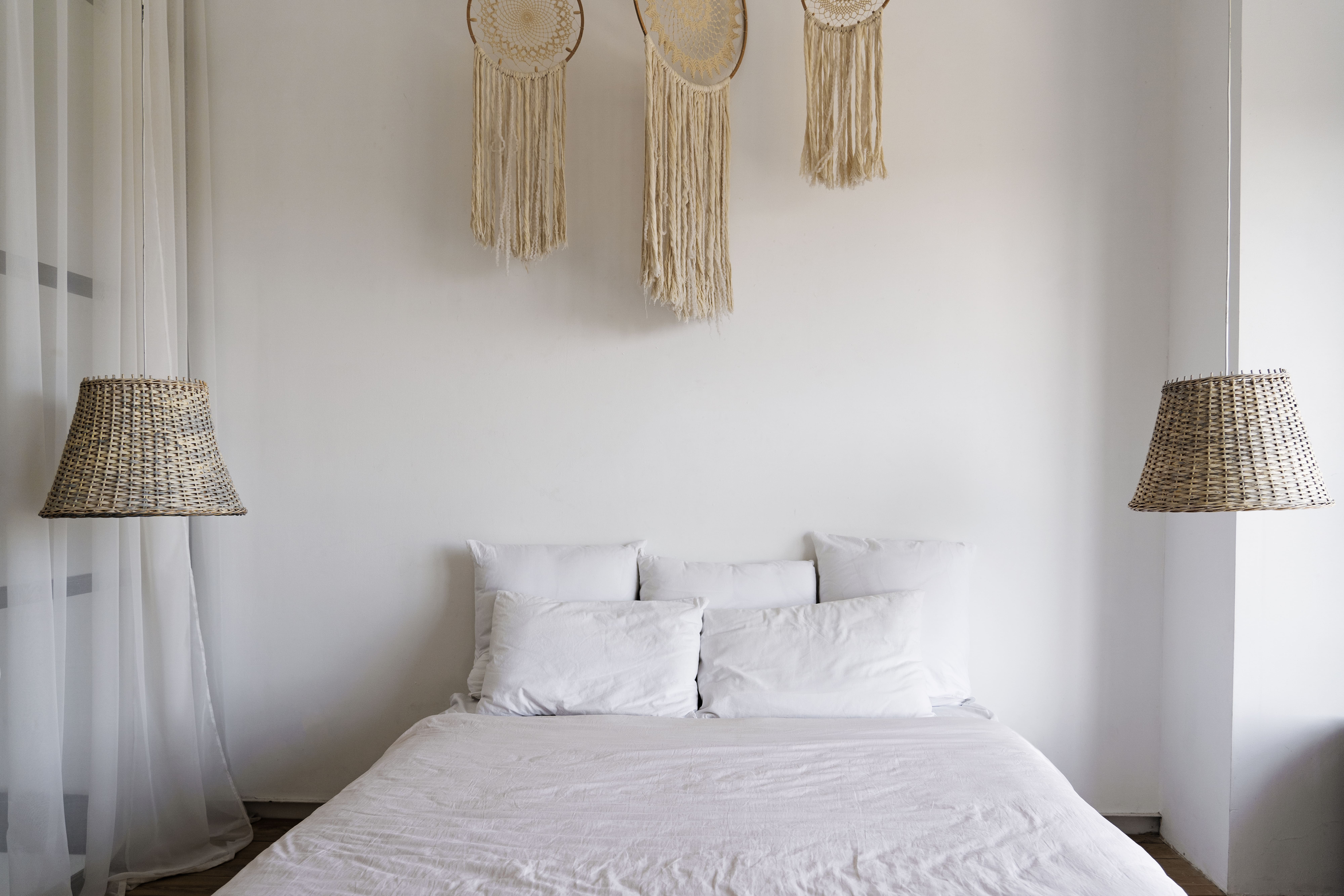 bedroom-interior-design-zoom-call-min