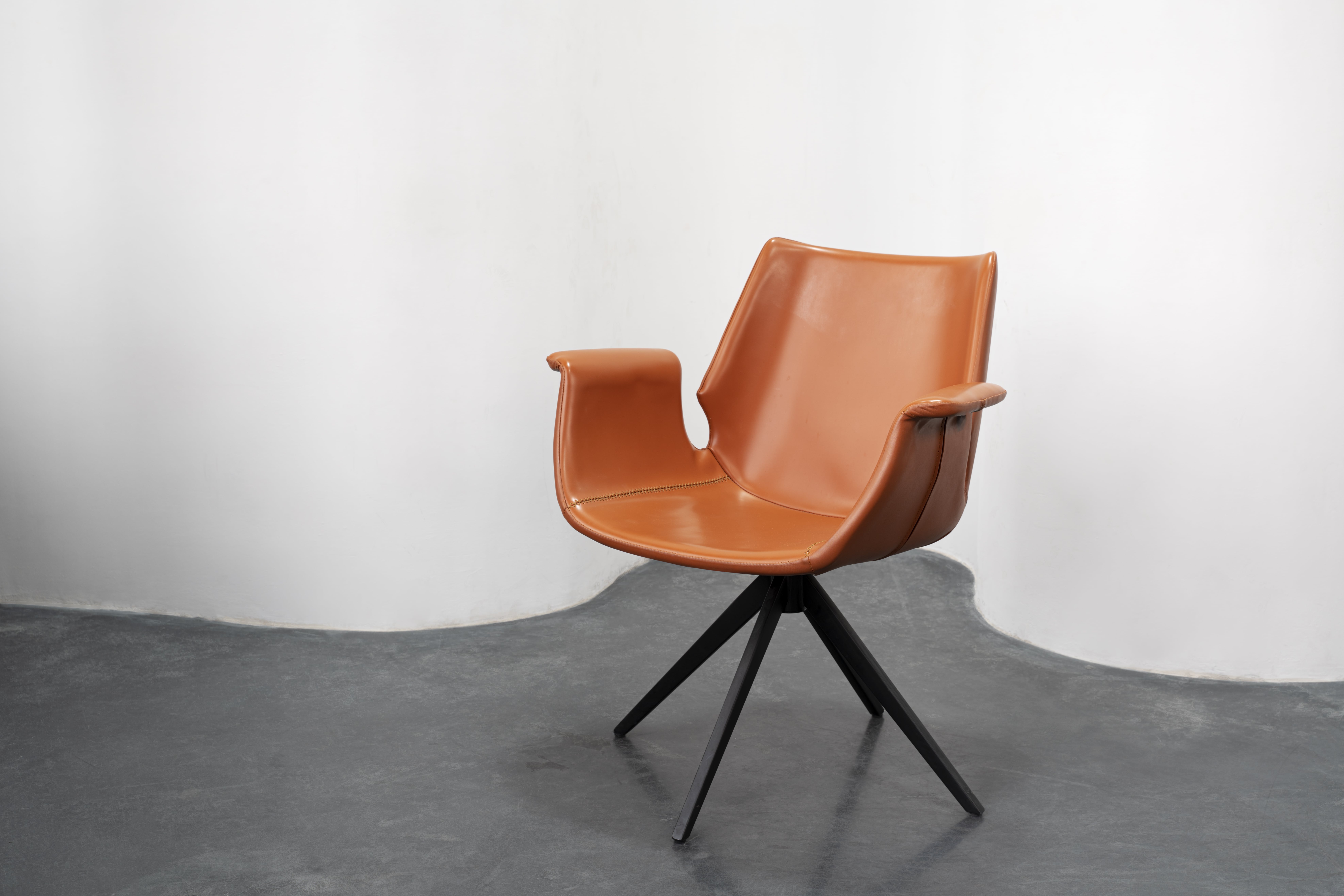 empty-modern-room-with-furniture (1)-min