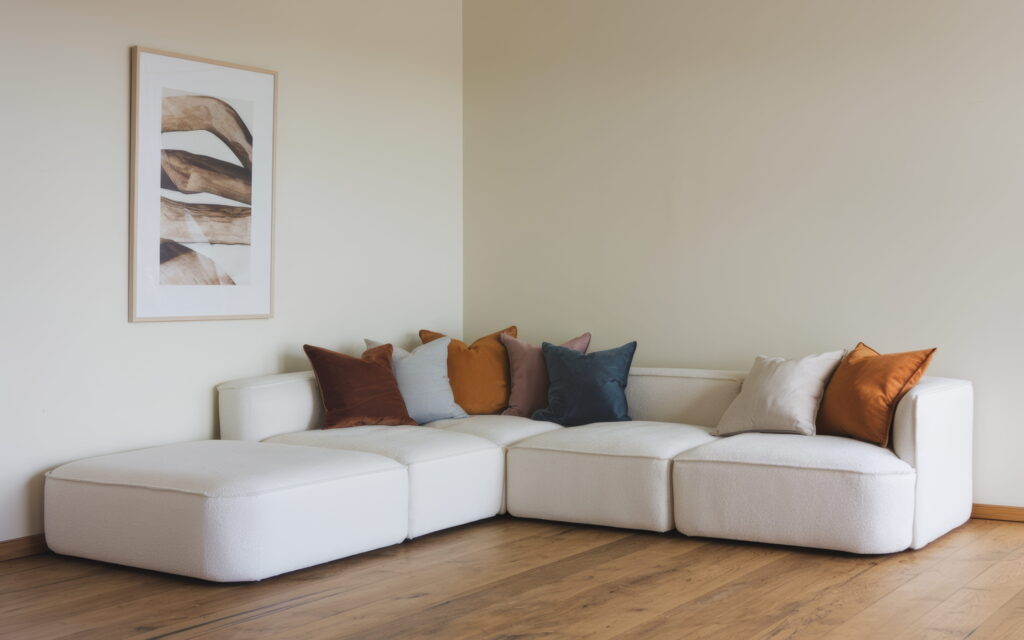 Comment bien choisir son canapé convertible pour un petit salon