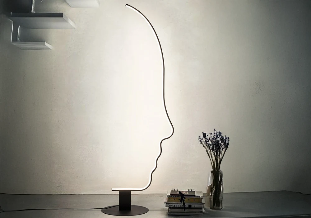 Lampadaire Silhouette 42W CCT – LED Design Sculptural Noir Inspirations Déco Votre Magasin de Meuble et Électroménager à La Réunion !
