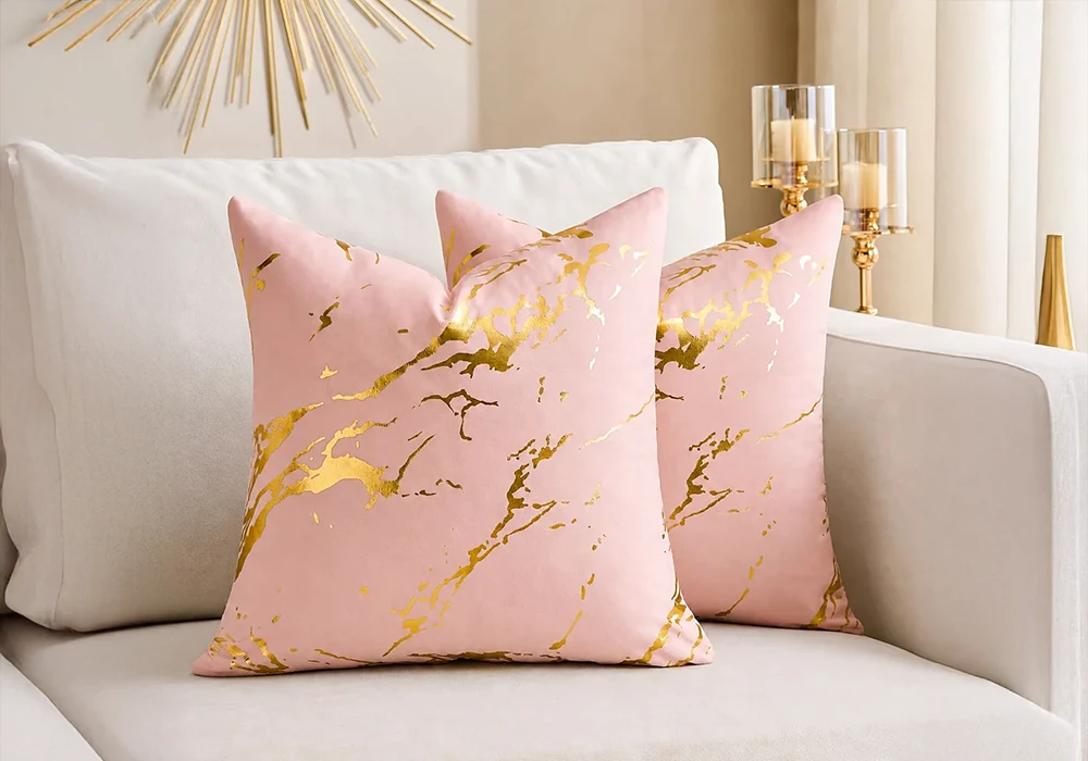 Coussin Décoratif Marbre Rose & Or – 45 x 45 cm Coussins Votre Magasin de Meuble et Électroménager à La Réunion !