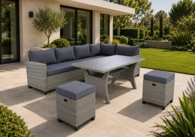 Salon de Jardin d’Angle VALENCIA avec Table de Repas et 2 Poufs