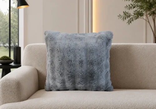 Coussin Décoratif Gris en Fausse Fourrure 45 cm Coussins Votre Magasin de Meuble et Électroménager à La Réunion !
